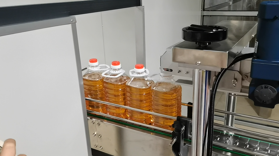 食用油灌裝生產線后端工藝流程